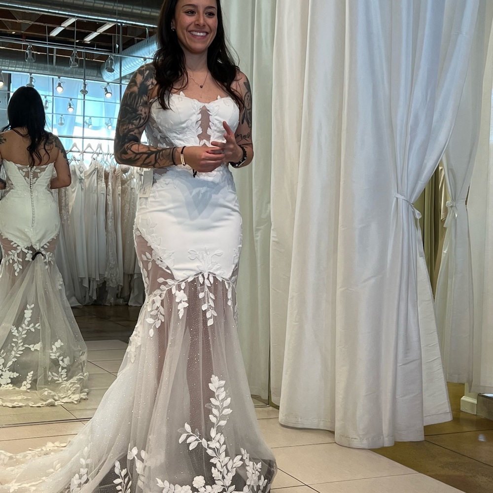 Wedding Dress - Picture 10 of 11